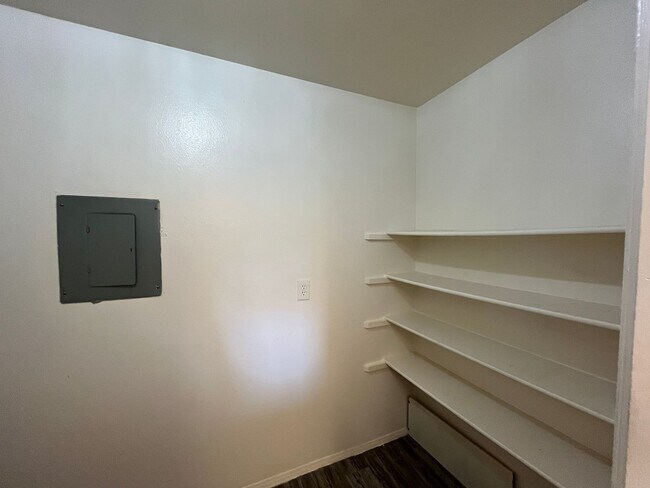 Building Photo - Upstairs 2 Bedroom 2 Bath In Mesa!