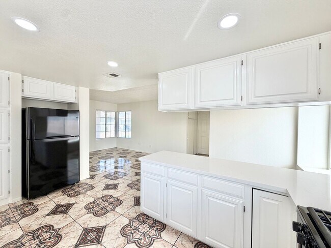 Building Photo - 16309 Silverbirch Rd