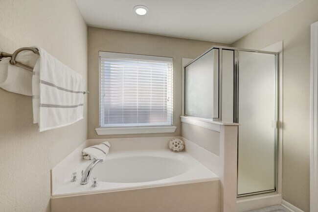 Building Photo - 7219 Palmito Ranch Dr