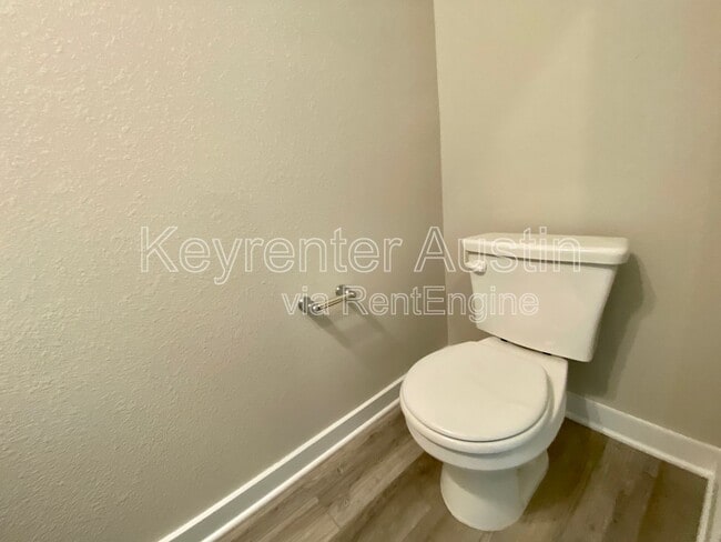 Building Photo - 520 Fieldwood Dr
