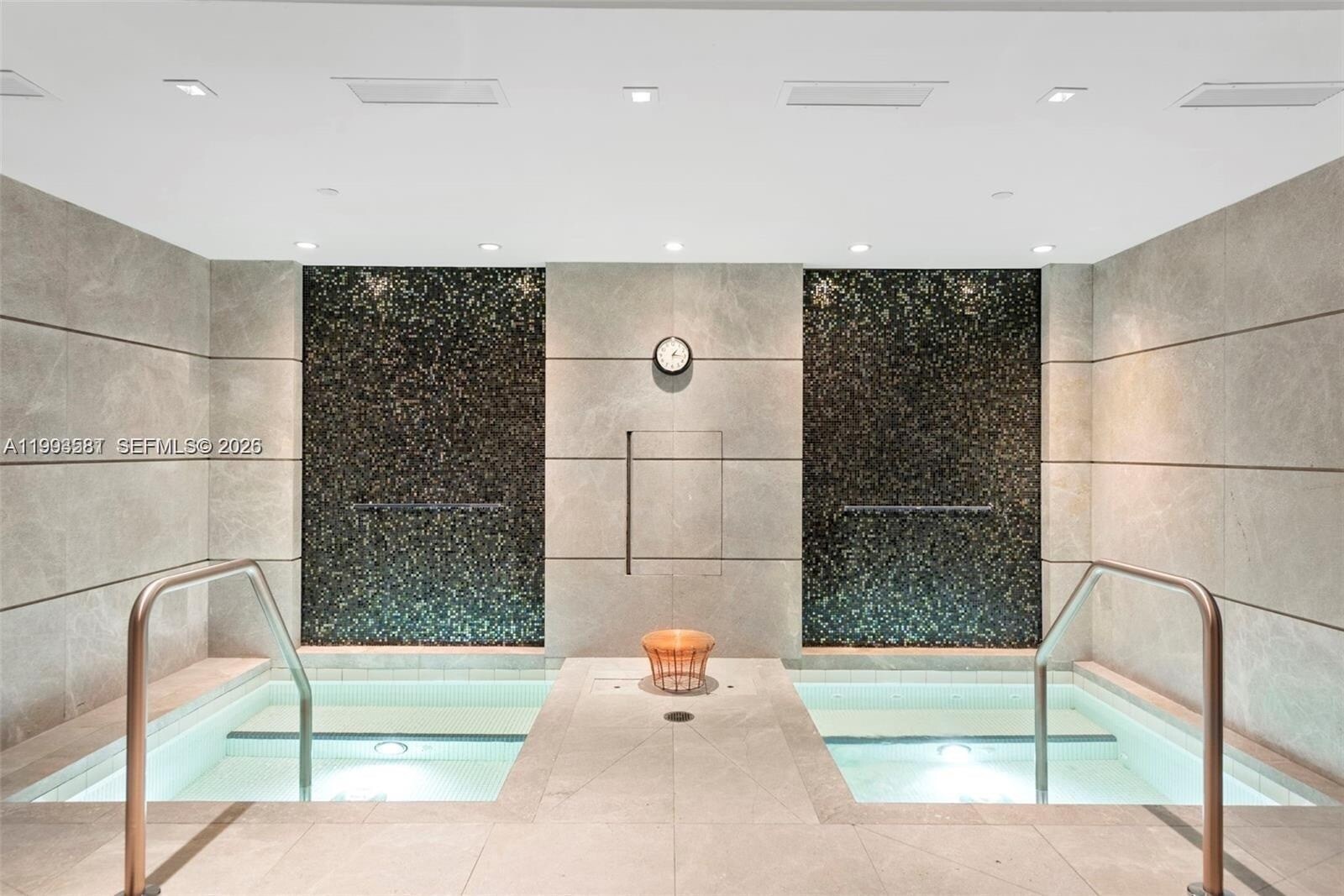 Building Photo - 1010 Brickell Ave