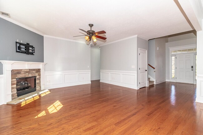 Building Photo - 4025-4025 Stowe Dr