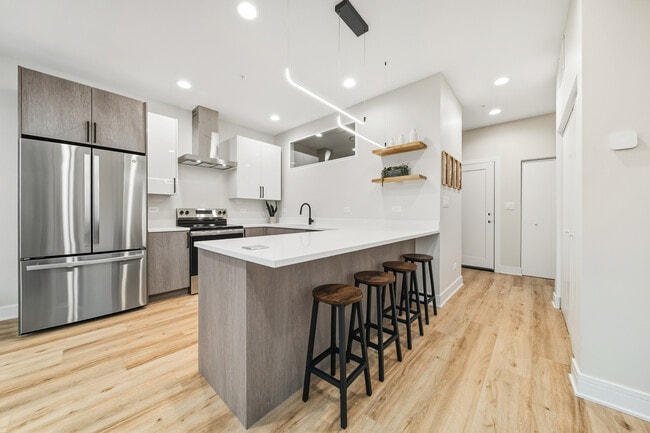 Building Photo - 8900 Windemere Ave