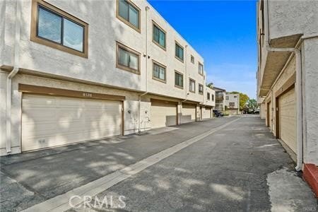 Building Photo - 8522 E Village Ln