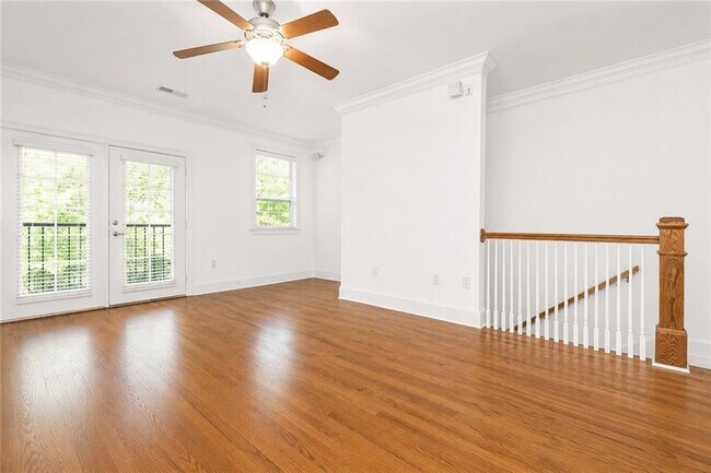 Building Photo - 5490 Glenridge Park NE