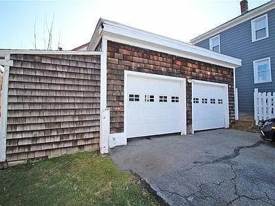 Building Photo - 138 Evarts St