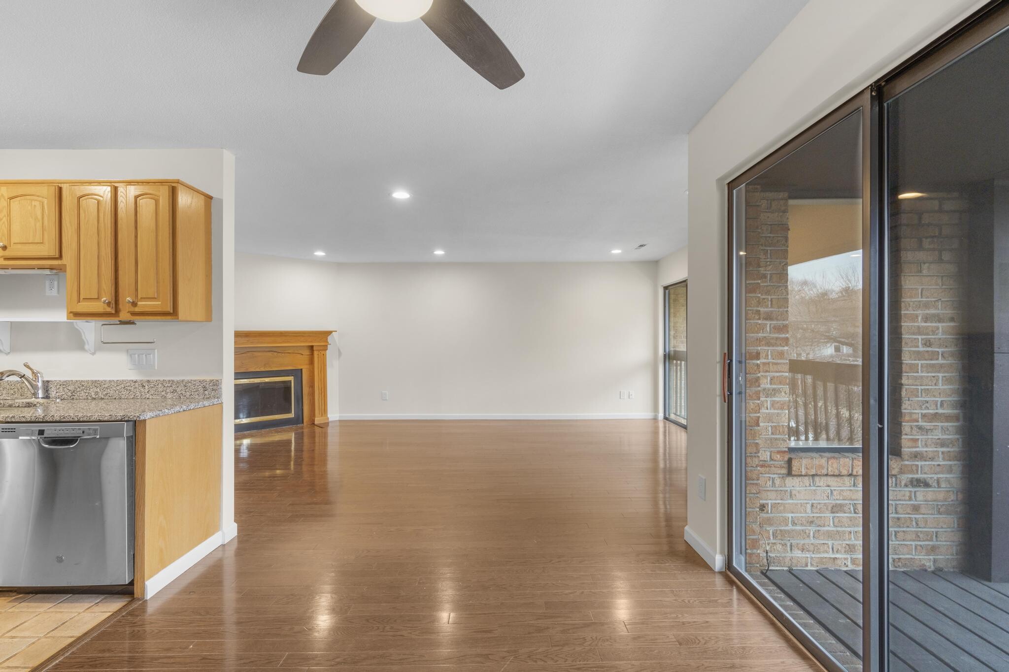 Building Photo - 25 2nd St