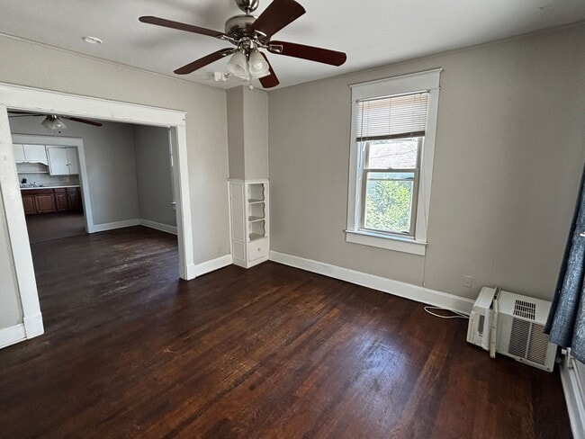 Building Photo - 401 N 5th St