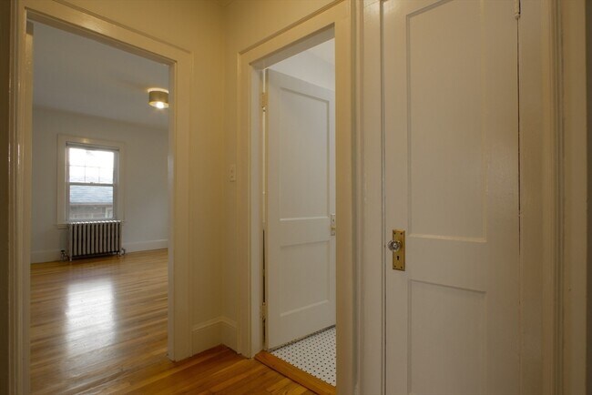 Building Photo - 62 Orchardhill Rd