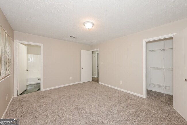 Building Photo - 5603 Rock Springs Rd