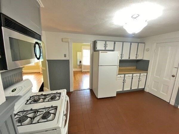 Building Photo - 369 Savin Hill Ave