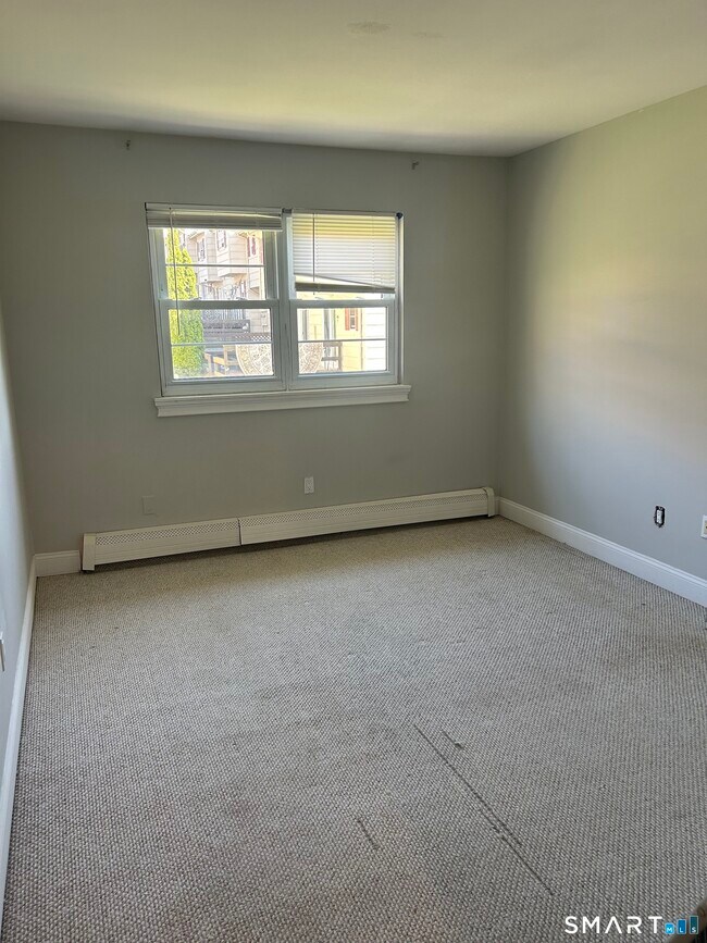 Building Photo - 69 Graham Ridge Rd