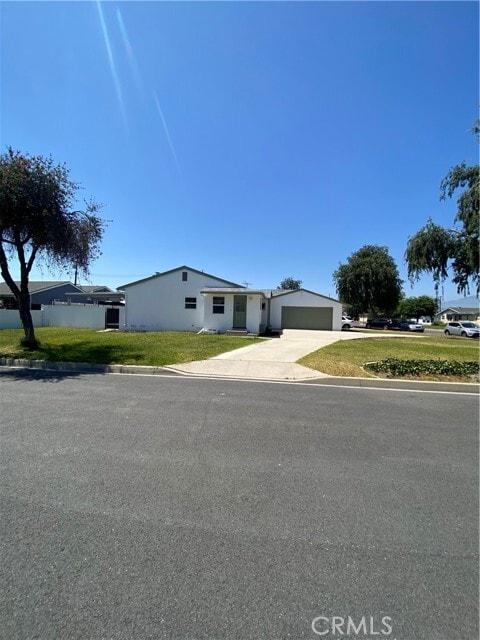 Building Photo - 2310 W Ituni St