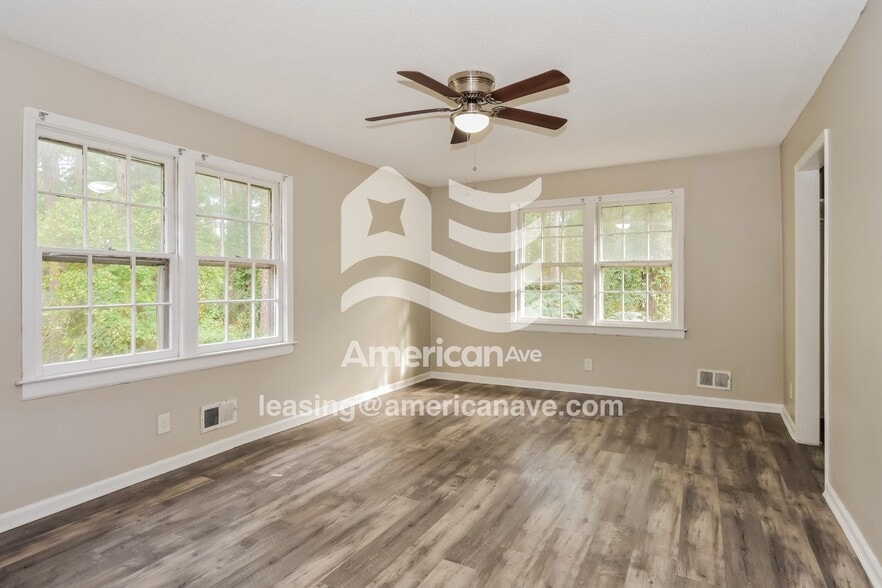 Building Photo - 4030 Maurice St