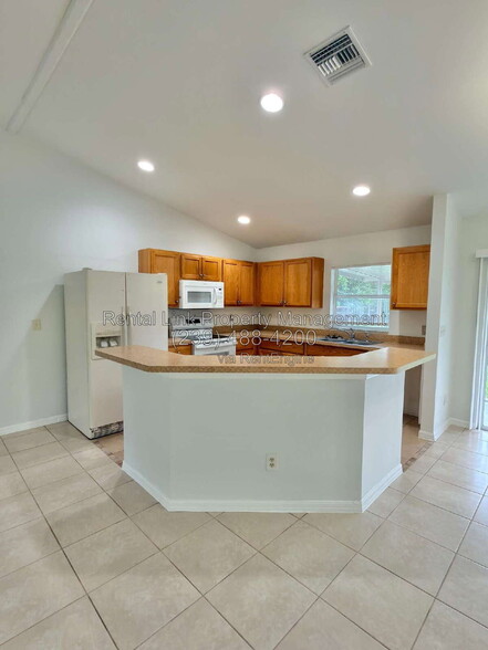 Building Photo - 4867 30th St SW