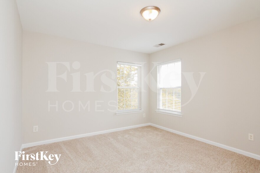 Building Photo - 11319 Breezehill Ln