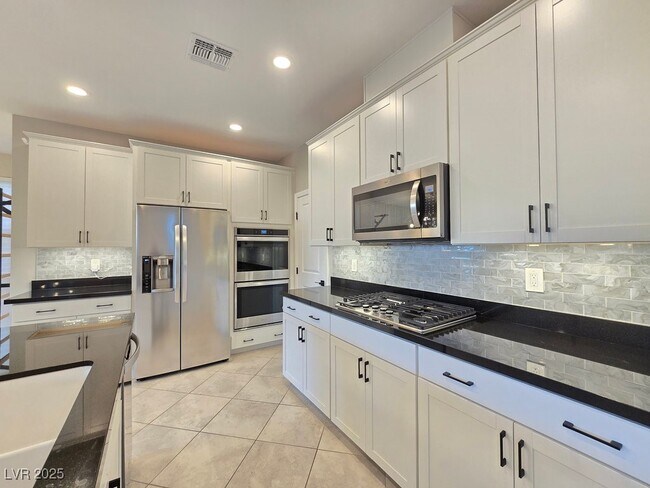 Building Photo - 4160 Elegant Chateau St