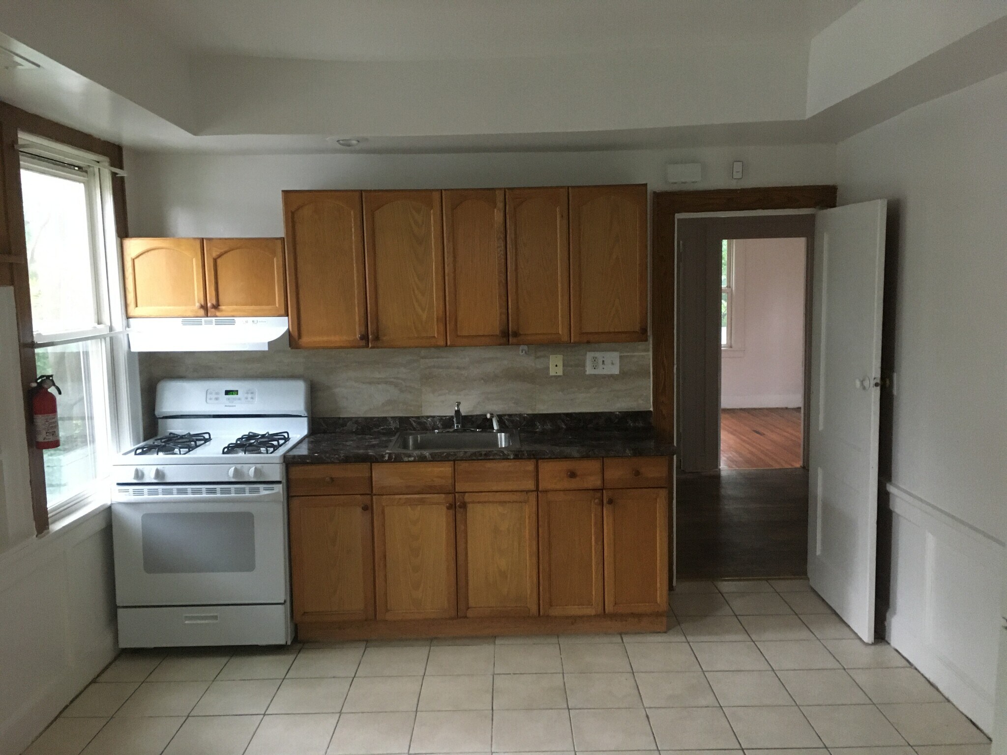Kitchen - 77 Durand Pl