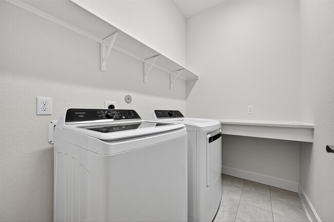 Building Photo - 11219 Peacock Flower St