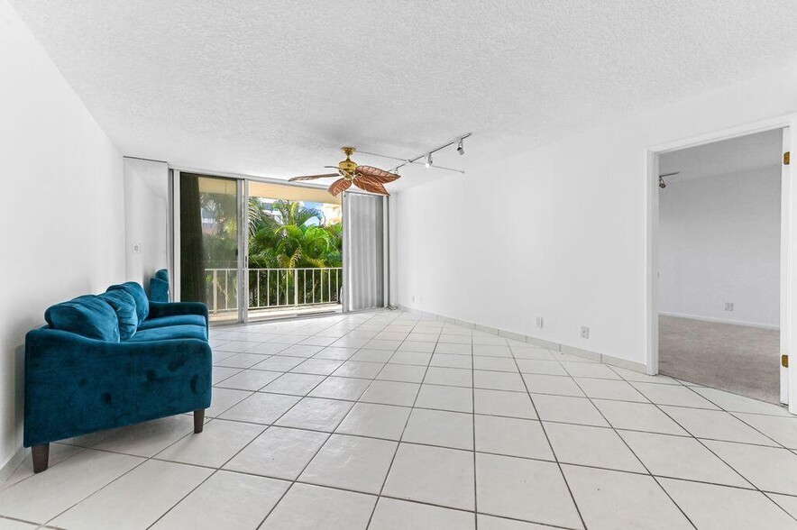 Building Photo - 3575 S Ocean Blvd
