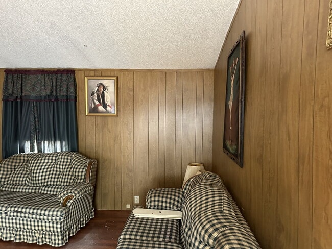 Building Photo - 39 Nobles Pk St