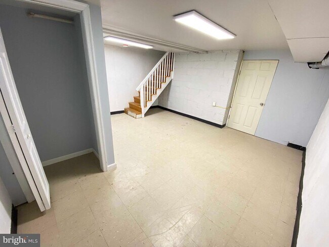 Building Photo - 6330 Leonard St