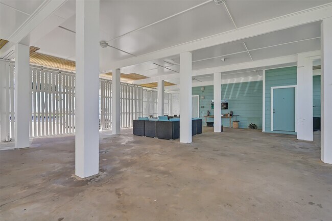 Building Photo - 18418 E De Vaca Ln