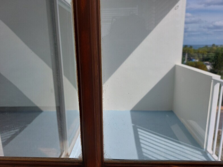 Building Photo - 8000 Harding Ave