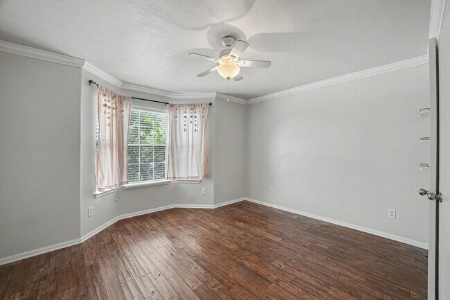Building Photo - 25338 Barmby Dr