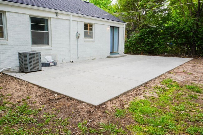 Building Photo - 3b 2b Finished Basement + Garage Lawn Care Provided APPLY FREE!