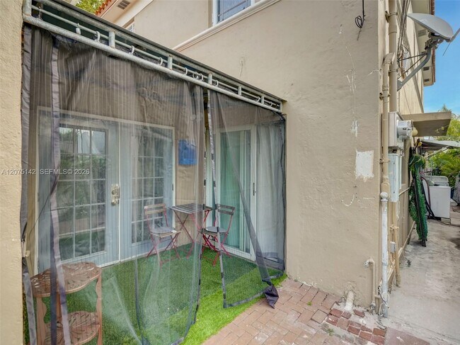 Building Photo - 400 Cadima Ave