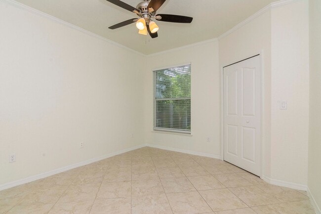 Building Photo - Remodeled and Upgraded -2nd Floor - 1 Bed 1 Bath Condo For Lease