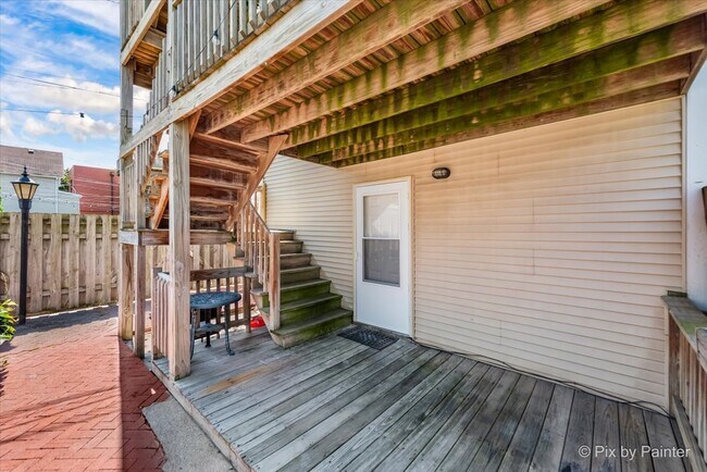 Building Photo - 2515 N Talman Ave