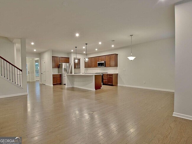 Building Photo - 504 Albertson Ave