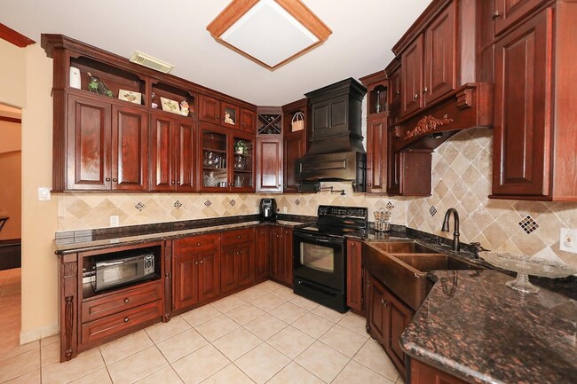 Building Photo - 6514 Grande Bay