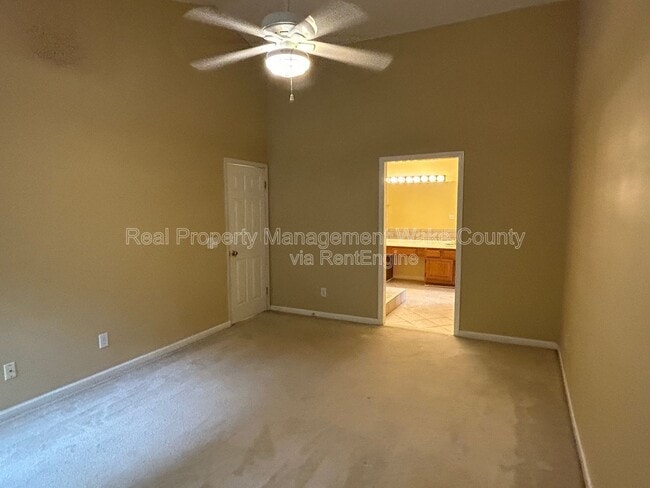 Building Photo - 106 Oak Spring Ct