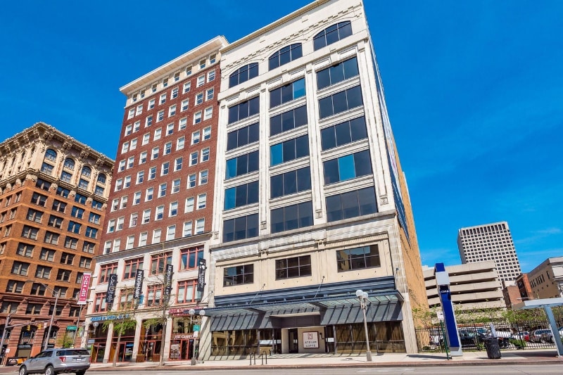 Building Photo - 106 N High St