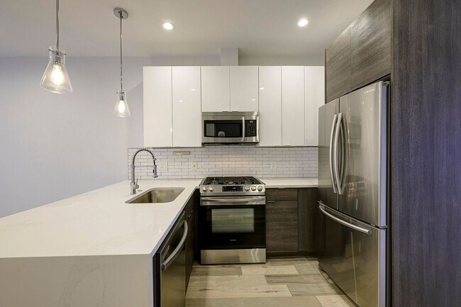 Building Photo - Modern Luxury 1BR/1BA in Petworth - UTILITIES INCLUDED!