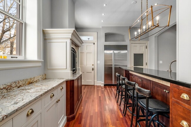 Building Photo - 5135 Ellsworth Ave