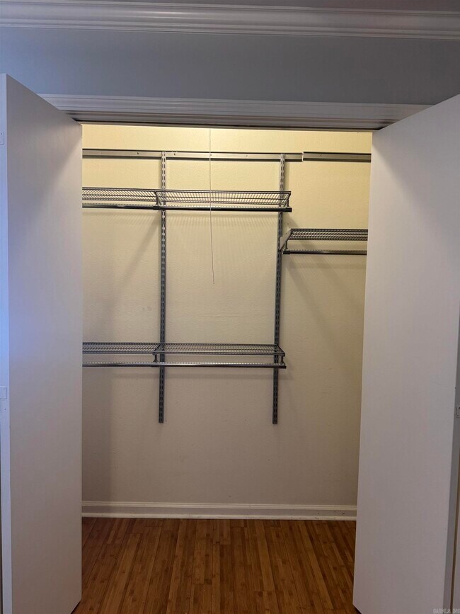 Building Photo - 301 Kings Row Dr