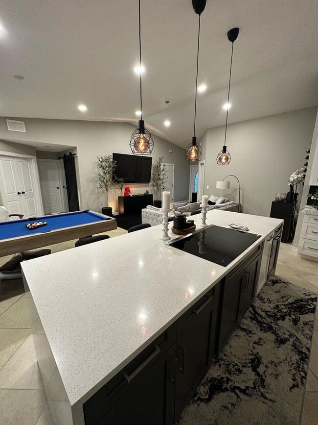 Building Photo - **FURNISHED**