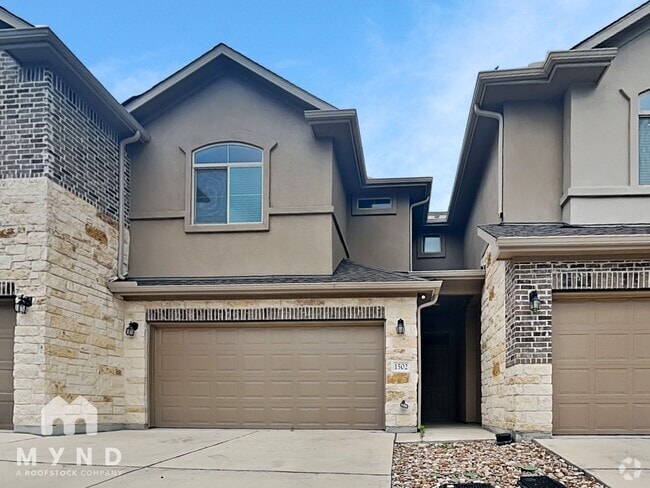 Building Photo - 2880 Donnell Dr