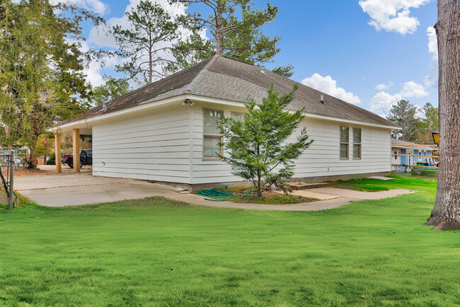 Building Photo - 119 Highland Cove