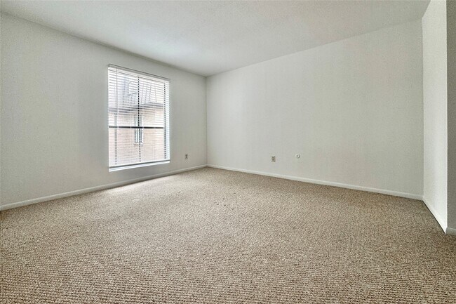 Building Photo - 3075 Walnut Bend Ln