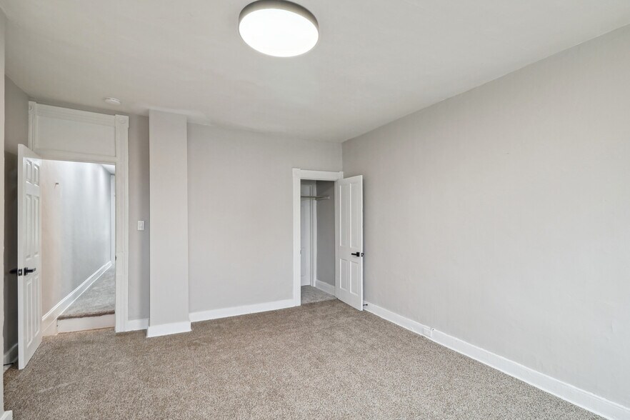 Building Photo - 2128 Hollins St