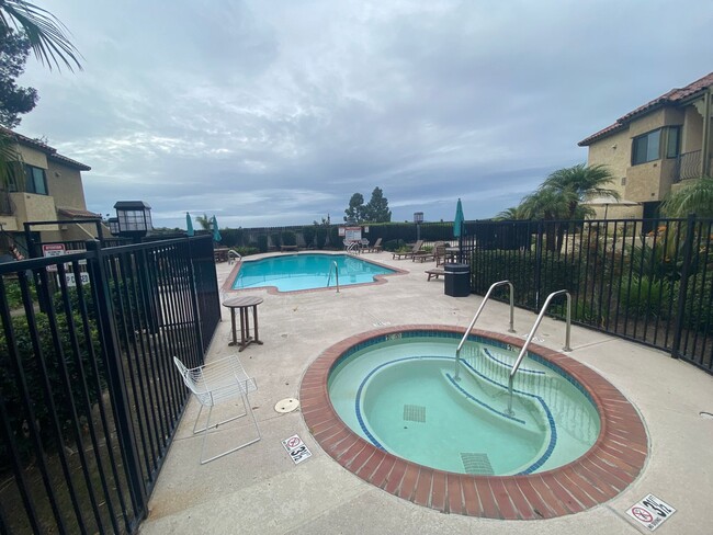 Building Photo - Beautiful Downstairs Two Bedroom Two bath Condo available now!!!!  Located in the Casa Del Partri...