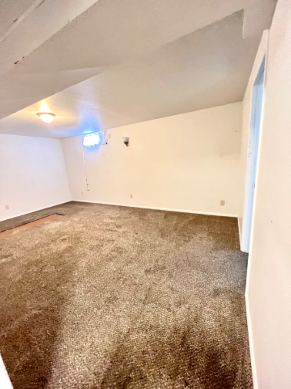 Building Photo - 1518 W Howe St
