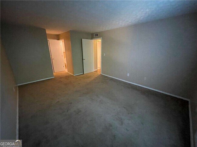 Building Photo - 803 Wynnes Ridge Cir SE