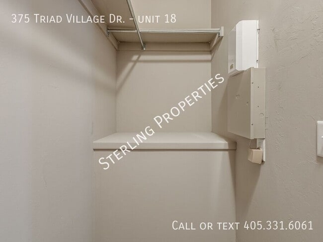 Building Photo - 375 Triad Village Dr