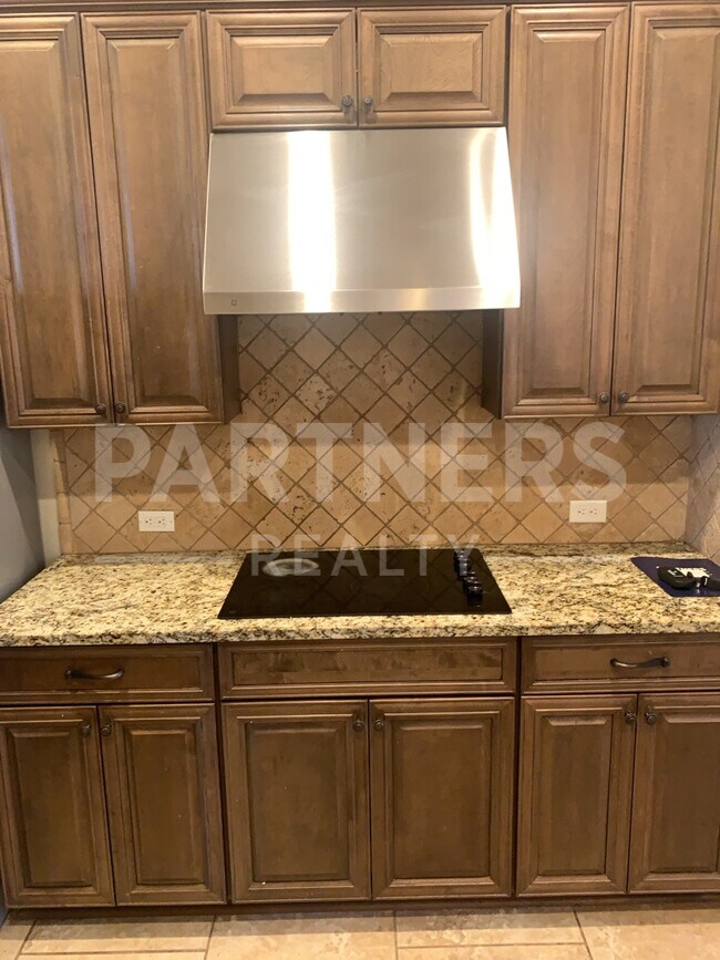 Building Photo - 9260 Marston Way